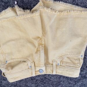 Yellow jean shorts!!!